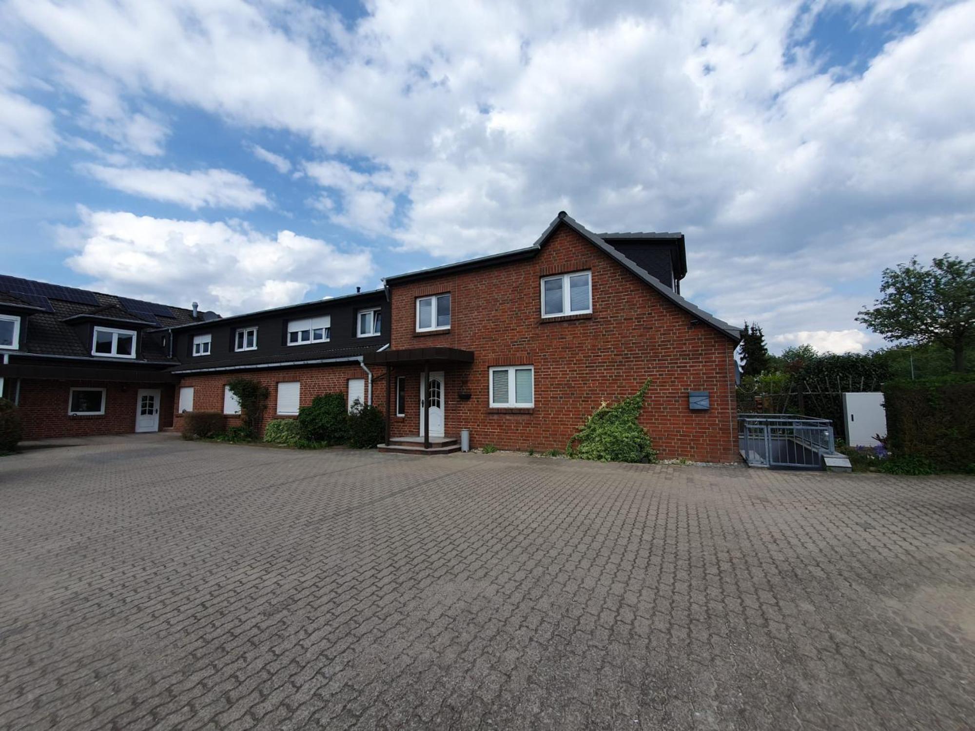 Neumuhler Hof Ferienwohnung "Stefan" Bietet 4 Schlafzimmer Und 4 Bader , Eine Grosse Badewanne Und Grosser Terrasse Zum Garten, Kostenfreie Parkmoglichkeiten Schwerin  Dış mekan fotoğraf